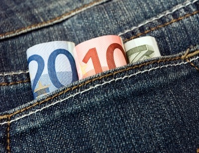 Keeping-money-in-the-pocket[1]